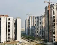 मुंबई : मुंबई में भीड़ को समेटने के लिए करीब 44,000 मकान बनने की उम्मीद