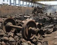 मुंबई : सेंट्रल रेलवे के सफाई अभियान से 5.98 करोड़ की कमाई; 19 मिलियन किलोग्राम से ज़्यादा ऑफिस स्क्रैप निकला, जिससे लगभग 74,876 वर्ग फुट जगह खाली हुई