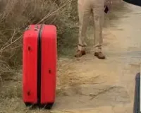ठाणे में सड़क पर सूटकेस में युवती की लाश मिलने से हड़कंप 