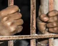 ठाणे : रेलवे पुलिस ने 20 साल के आदमी को नकली रेलवे पास पर यात्रा करने के आरोप में किया गिरफ्तार 