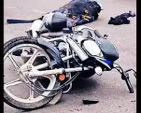 दहिसर वेस्टर्न एक्सप्रेस हाईवे पर ट्रक ने मोटरसाइकिल को मार दी टक्कर; सिर कुचल जाने से 2 की मौत