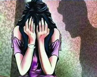 मुंबई : छेड़छाड़ की एक चौंकाने वाली घटना; अनजान आदमी ने काम से घर लौट रही 21 साल की एक महिला को रोका, पोर्न वीडियो दिखाया और मौके से भाग गया; आरोपी की तलाश शुरू