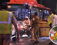 मुंबई : नाकाबंदी के दौरान हिट-एंड-रन; टू-व्हीलर की टक्कर से एक ट्रैफिक पुलिस कांस्टेबल को मामूली चोटें