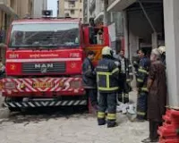 मुंबई : अंधेरी की ऊंची इमारत में आग, 4 घायल