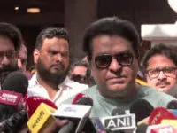  मुंबई : बीएमसी चुनाव में स्याही विवाद का साया, राज ठाकरे ने लगाए धांधली के आरोप तो नगर निगम ने भी दिया जवाब