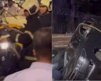 मुंबई :अक्षय कुमार की सिक्योरिटी कार ऑटो से टकराई:हादसे में दो लोग गंभीर घायल