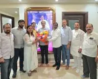 मुंबई : शिवसेना (UBT) नगरसेविका डॉ. सरिता म्हस्के फिर से प्रकट हुई, दलबदल की चर्चा शांत हुई