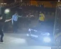 मुंबई : मॉडल को पहले टक्कर मारी, फिर कार के बोनट पर घसीटते हुए ले गया