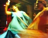 मुंबई: जबरन सेल्फी, चेंजिंग रूम में एंट्री, मांगते हैं नंबर, पुलिस के गंदे व्यवहार पर बार डांसर पहुंचीं महिला आयोग