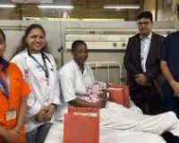 मुंबई : हवाई अड्डे पर गूंजी किलकारी, एयरपोर्ट स्टाफ ने एंबुलेंस में कराई विदेशी महिला की डिलीवरी