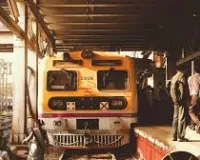 मुंबई की इस लोकल ट्रेन सफर 'सजा नहीं...मजा' है, आखिर इसमें ऐसा क्‍या है?