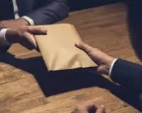 मुंबई : रिश्वत लेते पकड़े गए दो लिपिक, कार्यालय सील