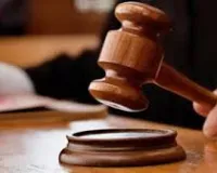 मुंबई :  अगर मुस्लिम ड्राइवर, पैसेंजर मुंबई एयरपोर्ट के पास टेम्पररी शेड में नमाज़ पढ़ सकते हैं तो 'इंसानी' आधार पर विचार करें