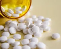 मुंबई : फ़ूड एंड ड्रग एडमिनिस्ट्रेशन ने धारावी में छापे में लाखों की दवाइयां ज़ब्त कीं