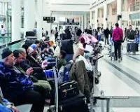 मुंबई : ईरान-इजराइल युद्ध के बीच मुंबई एयरपोर्ट से लंदन, न्यूयॉर्क, शिकागो समेत मध्य पूर्व जानेवाली 98 फ्लाइट्स कैंसल