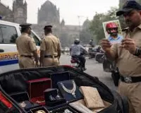 मुंबई : डिलीवरी ड्राइवर ₹69.74 लाख के हीरे के गहने लेकर भागा, पुलिस ने तलाश शुरू की