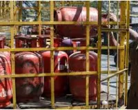 मुंबई : महाराष्ट्र सरकार ने तेल कंपनियों को एलपीजी ऐप सुधार और आपूर्ति प्राथमिकता का आदेश दिया