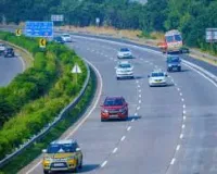 मुंबई-पुणे एक्सप्रेसवे 3 दिनों के लिए टोल फ्री, जानें किसे मिलेगा फायदा?