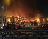 मुंबई के मीरा रोड प्लेज़ेंट पार्क के पास लगी भीषण आग, आग की लपटों से मची अफरा-तफरी