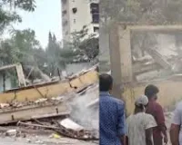  मुंबई : अंधेरी वेस्ट बिल्डिंग गिराने से सड़क पर मलबा; सुरक्षा संबंधी चिंताएं बढ़ीं 