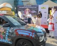 मुंबई : महिला कार रैली मुंबई से रवाना हुई, जिसमें 200 से अधिक महिला प्रतिभागियों ने हिस्सा लिया