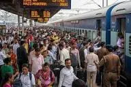 मुंबई : होली के बाद घर वापसी बनी 'अग्नि परीक्षा': दिल्ली-मुंबई रूट की ट्रेनों में लंबी वेटिंग, कई में 'Regret' की स्थिति 