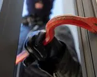 मुंबई : पवई  होटल में चोरी का मामला: फिल्म डायरेक्टर ने होटल कर्मचारी पर गंभीर आरोप