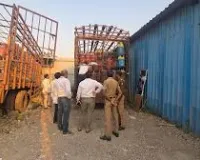 पुणे : चाकन के पास टैंकर से अवैध एलपीजी रिफिलिंग के आरोप में तीन गिरफ्तार 49.57 लाख का माल जब्त