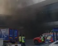 मुंबई : छत्रपति शिवाजी इंटरनेशनल एयरपोर्ट के टर्मिनल 1B के अंदर लगी आग