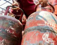 मुंबई : देश में एलपीजी की आपूर्ति पर्याप्त, 52.3 लाख से अधिक सिलेंडर डिलीवर हुए: केंद्र