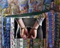 मुंबई : मालाड से धारावी तक १५ ठिकानों पर छापे..१३.६९ लाख रुपए का माल जब्त, १६ गिरफ्तार