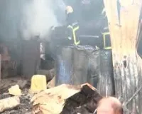 मुंबई : मानखुर्द के मंडला कुर्ला स्क्रैप एरिया में आग, कई एजेंसियां मौके पर