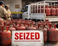 मुंबई : अवैध रूप से स्टोर किए गए 451 एलपीजी सिलेंडर जब्त, कीमत 40.61 लाख रुपये, 8 वाहन भी पकड़े