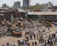 बांद्रा के गरीब नगर में चौथे दिन भी बुलडोजर कार्रवाई जारी, पथराव मामले में 19 गिरफ्तार