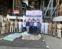 मुंबई एयरपोर्ट पर ₹132.9 करोड़ की कोकीन जब्त, DRI ने दो बड़े ड्रग्स स्मगलिंग रैकेट का किया भंडाफोड़