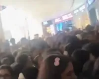 मुंबई: मॉल के बाहर ‘एक रुपये सेल’ की अफवाह से भगदड़ जैसे हालात बन गए