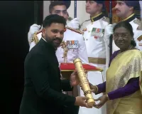 रोहित शर्मा के लिए दोहरा जश्न: अंतरराष्ट्रीय डेब्यू के ठीक 19 साल बाद मिला 'पद्म श्री' सम्मान