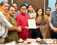 मुंबई के लाइसेंसधारी फेरीवालों को मिलेंगे QR कोड आईडी कार्ड, निगरानी व्यवस्था होगी मजबूत