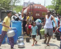 ठाणे में पानी संकट गहराया, 44 गांव और 145 पाड़ों तक पहुंचाए गए 45 पानी के टैंकर