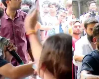 'कॉकरोच जनता पार्टी' प्रमुख अभिजीत दिपके पर स्याही फेंकी गई: बोले, 'नीला मेरा पसंदीदा रंग है'