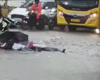 मुंबई : करंट की चपेट में आने से दो छात्राएं घायल, भारी बारिश के बीच अफरा-तफरी