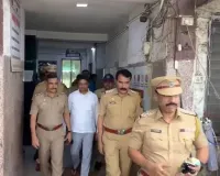 मुंबई:  जमानत रद्द होते ही शिवसेना पार्षद रमेश म्हात्रे पहुंचे पुलिस के पास