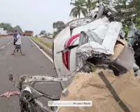  मुंबई-गोवा हाईवे पर दर्दनाक हादसा, डंपर से टकराई तेज रफ्तार कार, तीन की मौत