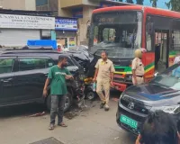 मुंबई: अंधेरी में बस की टक्कर के बाद चालक पर प्राथमिकी, महिला डॉक्टर समेत कई लोग घायल