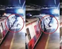 कलवा स्टेशन के पास चलती लोकल ट्रेन से गिरने से भिवंडी के 17 साल के लड़के की मौत