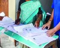 नवी मुंबई की फोटोकॉपी दुकान में फॉर्म मिलने के बाद पांच बीएलओ निलंबित