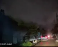  मीरा रोड में बाल-बाल बचे चार लोग, तेज रफ्तार एसयूवी ने सड़क किनारे खड़े लोगों को मारी टक्कर