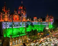 मुंबई: स्वतंत्रता दिवस से पहले तिरंगे के रंग में सजा सीएसएमटी, मुंबई में देशभक्ति का माहौल