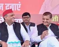 नई दिल्ली : सपा-कांग्रेस मिलकर लड़ेंगे यूपी चुनाव, अखिलेश बनेंगे सीएम! चाचा शिवपाल ने की भविष्यवाणी