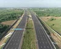दिल्ली मुंबई एक्सप्रेसवे के 59 किलोमीटर डीएनडी केएमपी एक्सप्रेसवे की दूसरी साइड खुली